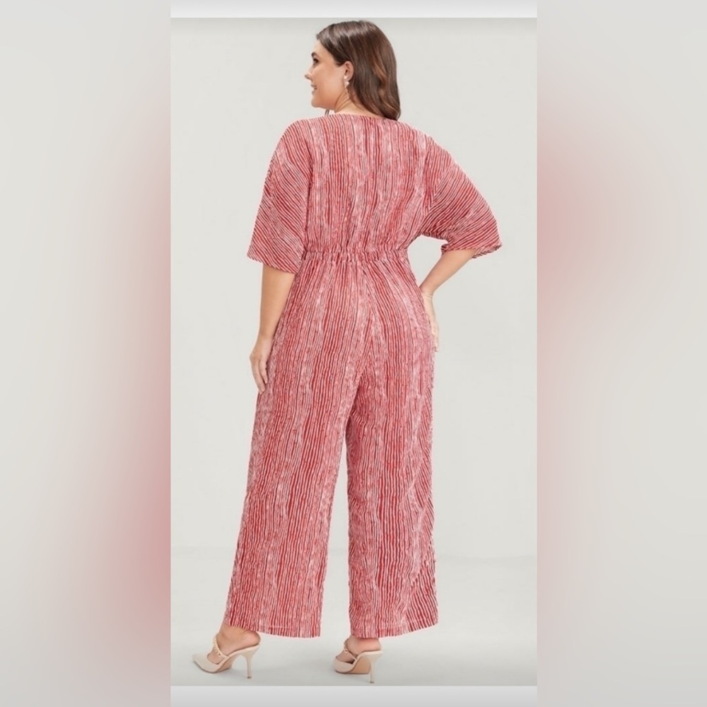 NWT Striped red and white front tie knot Jumpsuit size 22/24 🌺🌸🌺 - Picture 3 of 4